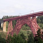 Eiffels "horizontaler Eiffelturm", das Viaduct von Garabit: sein Meisterwerk nahe St. Flour, bevor er zur Weltausstellung in Paris den Eiffelturm erbaute. Eiffels "horizontaler Eiffelturm", das Viaduct von Garabit: sein Meisterwerk nahe St. Flour, bevor er zur Weltausstellung in Paris den Eiffelturm erbaute.