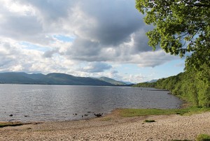 Der Loch Lomond liegt nördlich von Glasgow
