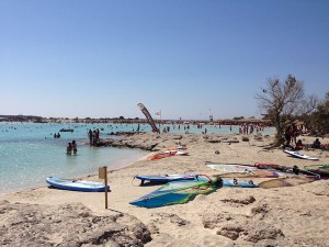 Alptraum für jeden Individual-Touristen: Der Strand von Elafonissi