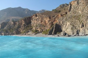 Die Schifffahrt von Agia Roumelia nach Sougia geht entlang traumhafter Strände der kretischen Küste und macht die Strapazen der Wanderung durch die Samaria-Schlucht wett!