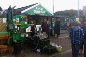 "Local Shellfish" - direkt am Fähranleger in Oban gelegen: bestes Seafood in Schottland! Foto: Goede