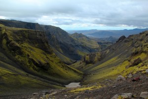 Vom Grat des Eyjajallajökull nach unten fotografiert. Das war vor einem fast senkrechten Aufstieg von 804m auf 925m