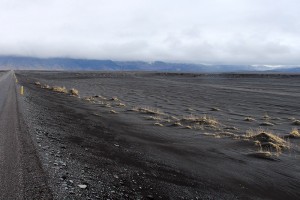 Faszinierend: der schwarze Sand des Skeiðarársandur