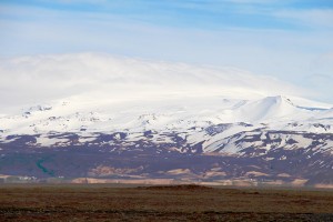 Der Eyjafjallajökull von Westen auf der Ringstraße: Sein Ausbruch 2010 brachte den europäischen Luftraum durcheinander. 2015 ist er wieder vereist.