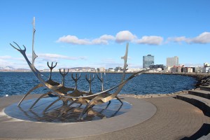 die Sæbraut - Kunst am Hafen von Reykjavik