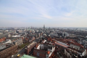 Das Hamburg-Stadtpanorama vom Michel aus gesehen.