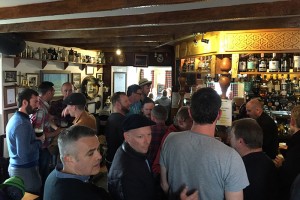 Wie hier im Pub vom Port Charlotte Hotel geht die "Party" nach den Distillenfesten problemlos "hochprozentig" weiter!