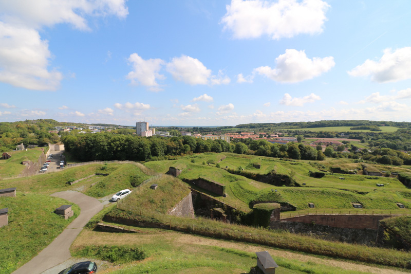 Blick auf die Verteidigungswerke von Belfort mit Blick nach Osten