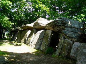 geheimnisvoll umwitterte Dolmen sind das Kennzeichen der Bretagne