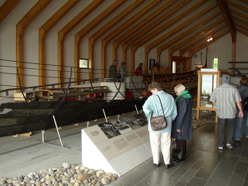 Haitabu - das Wikingermuseum mit dem geborgenen Schiff aus der Schlei