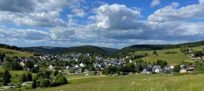 “Oh Arzgebirg wie biste schie” – Mundart trifft Reiselust!