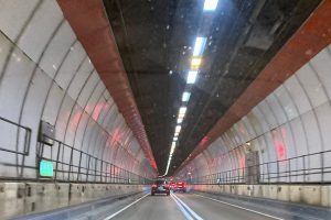der Dartford Crossing Tunnel - über einem ist die Themse
