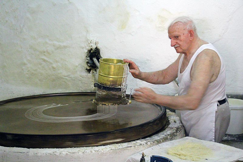 Georgios Xatziparasxos in Rethymno zaubert seit Jahrzehnten köstliches Baklava
