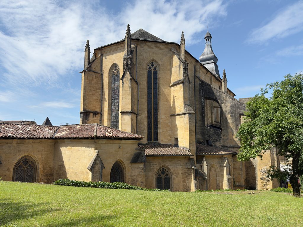 Die Kathedrale Saint-Sacerdos im Stadtzentrum von Sarlat, Foto GOEDE