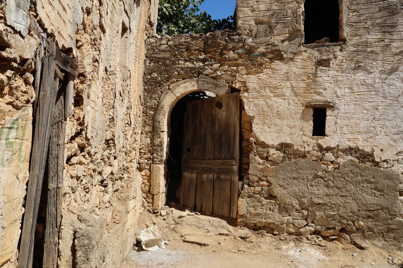ACHLADA - ein „Lost Place“ bzw. das „Geisterdorf“ von Kreta, Foto © Hans-Martin Goede