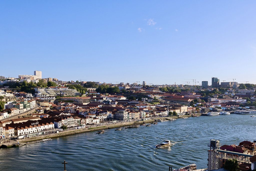 Die "Portwein-City" am Douro in Porto. Foto: Hans-Martin Goede