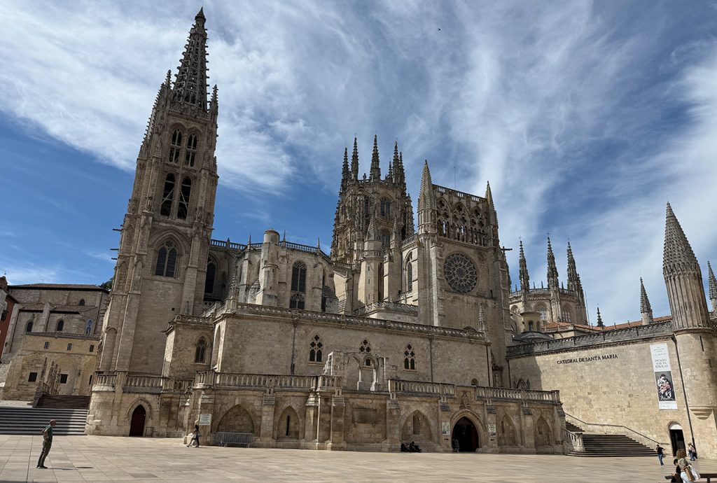 Die Kathedrale von Burgos wurde im Jahr 1984 von der UNESCO zum Weltkulturerbe ernannt. Als herausragendes Meisterwerk der gotischen Architektur und bedeutende Station am Jakobsweg gehört sie zu den wichtigsten Kulturdenkmälern Spaniens. Foto: GOEDE