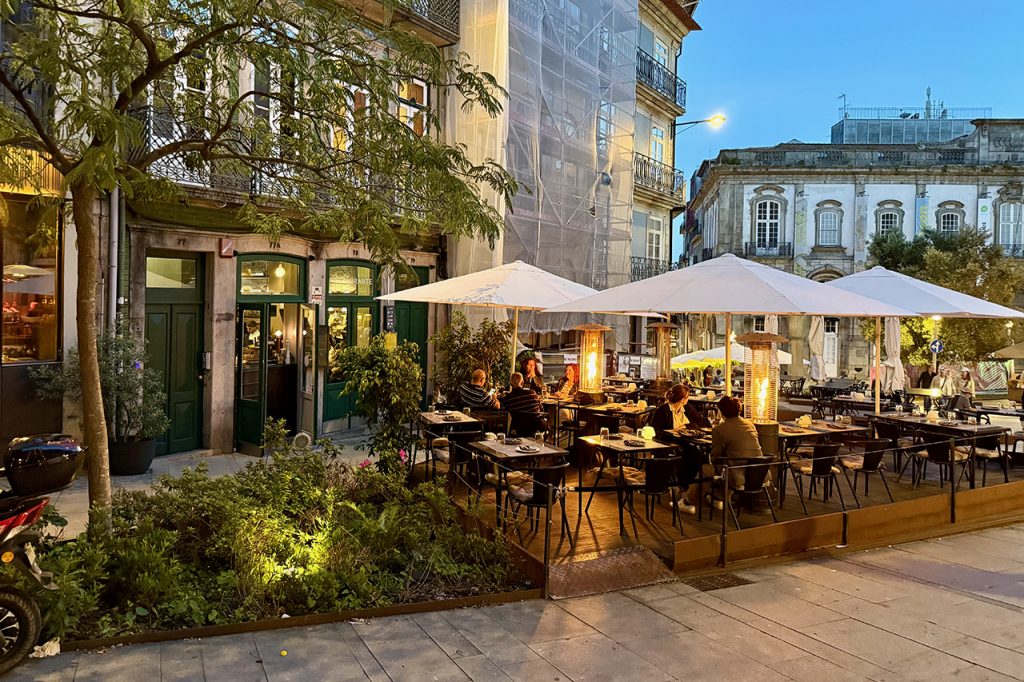 Kulinarischer Halt: Das Restaurant "Largo de São Domingos", Foto GOEDE