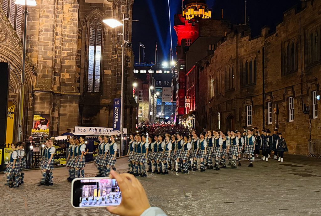 der Auszug (der "MARCH OFF") endet in der Kurve zur Johnston Terrace, Foto GOEDE